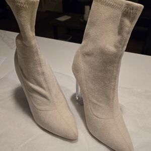 Elegant Cream Ankle Boots Size 7